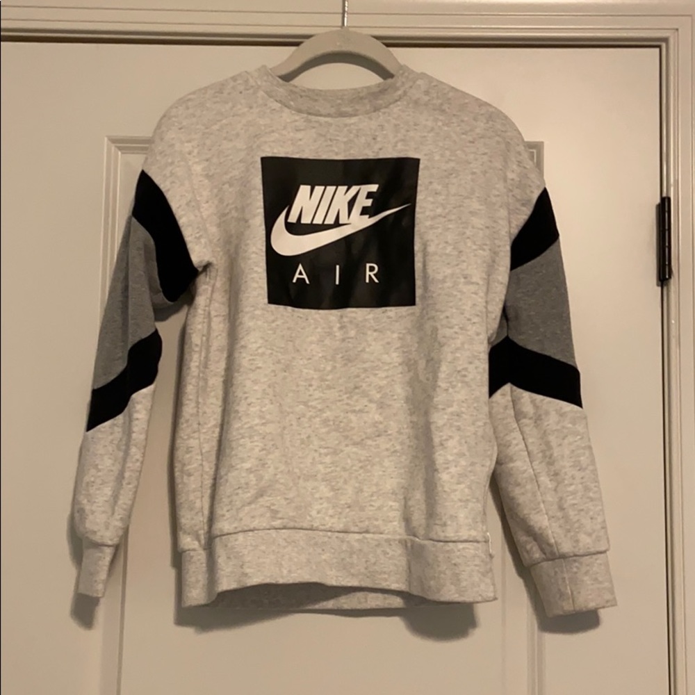 🤍Light Grey Nike Sweatshirt🤍